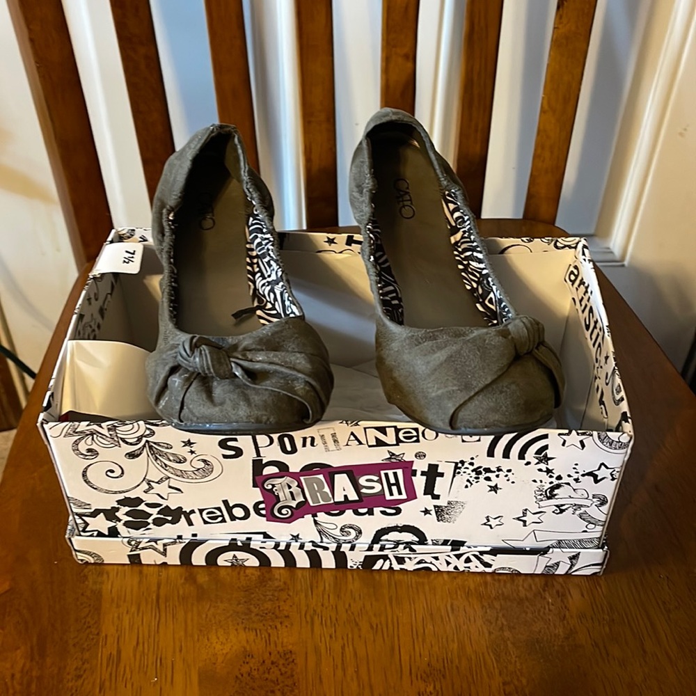 Women flats